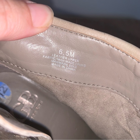 Gianni Bini Tan Leather Ankle Booties Bows - Picture 3 of 14